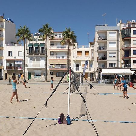 Entre Pinos P1 Beach Apartment Torredembarra Bagian luar foto